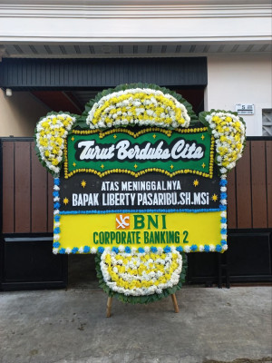 Papan Bunga Duka di Banjar Agung